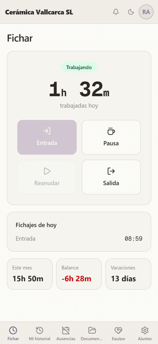 O ecrã de registo de horário num telemóvel